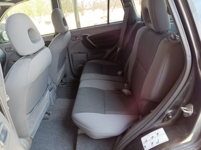 2003 RAV4 (23).jpg
